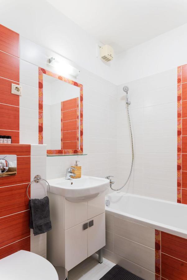 בודפשט Floral Apartment - New In Town מראה חיצוני תמונה