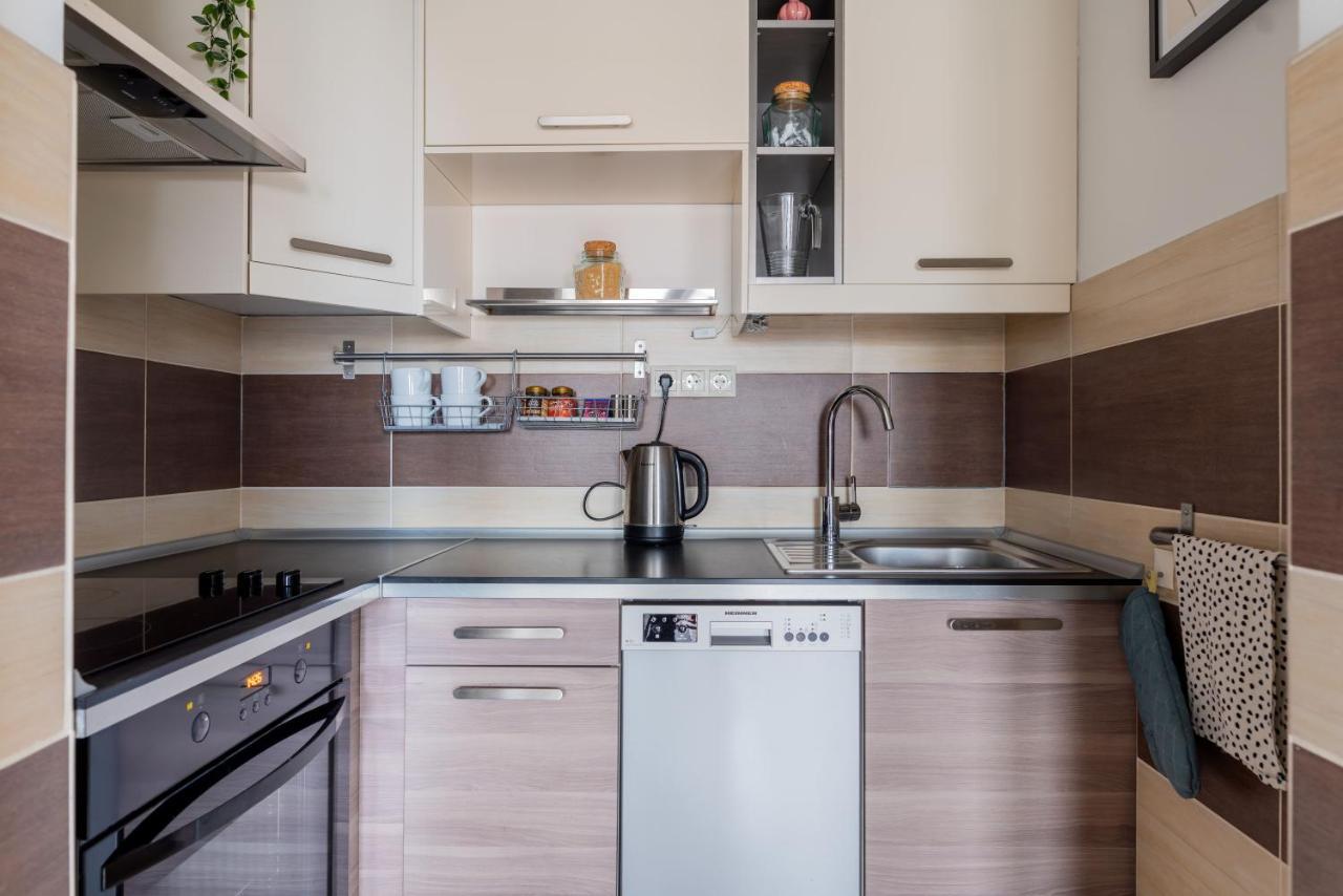 בודפשט Floral Apartment - New In Town מראה חיצוני תמונה